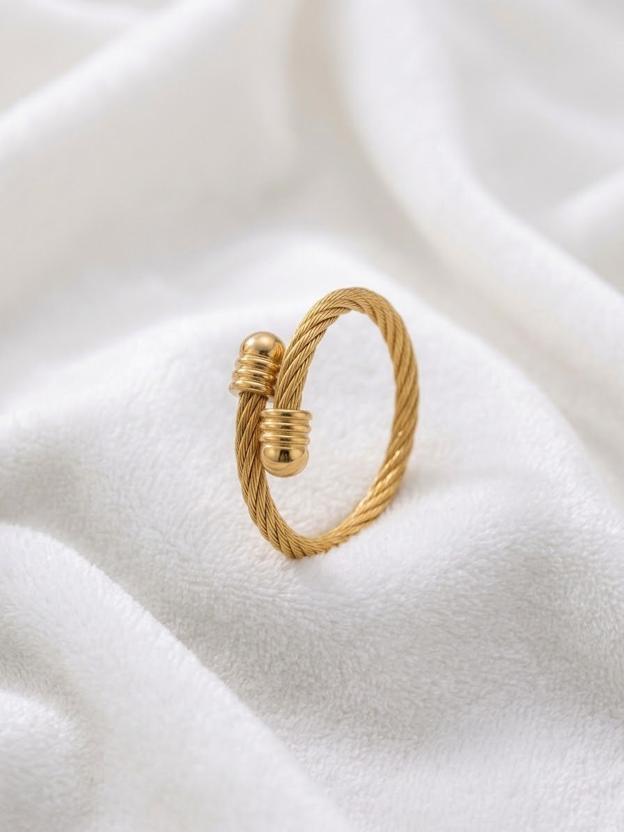 Twisted Cable Ring
